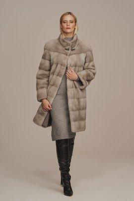 Fourrure de vison naturelle gris